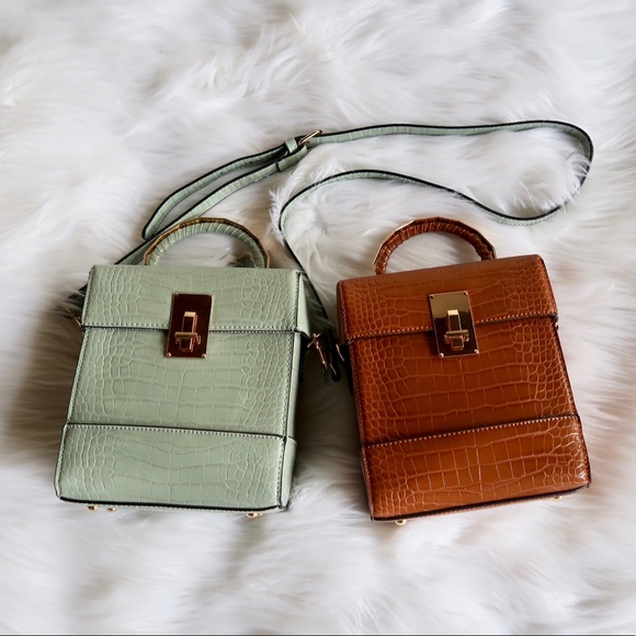 SHOW ME OFF- CLASSY MINT SATCHEL - Picture 3 of 5